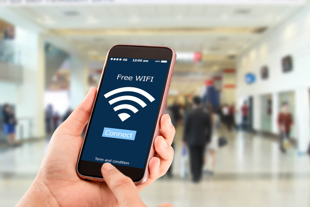 10 Risks of Using Public Wi-Fi